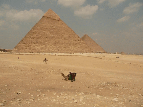 Foto Pyramiden Gizeh: Pyramide ohne Menschenauflauf