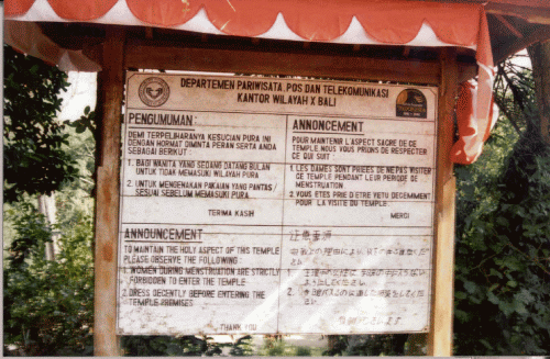 Schild am Eingang des Tempels