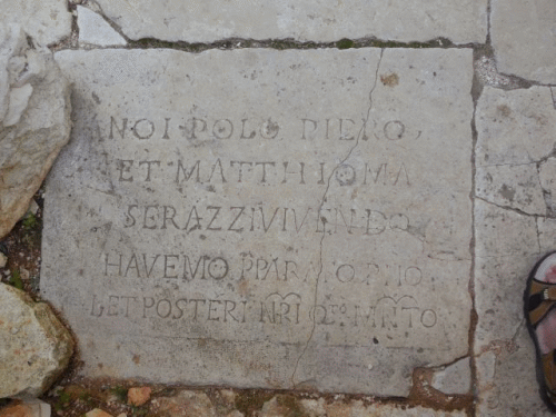 Foto Bale / Valle: Inschrift mit Eigenlob