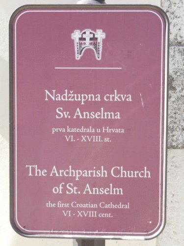 Foto Nin St-Anselm-Kirche: Inschrift 1