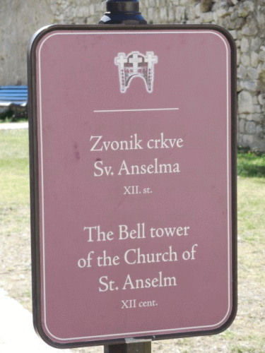 Foto Nin St-Anselm-Kirche: Inschrift 1