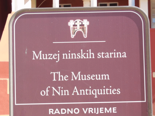 Foto Stadtmuseum Nin: Inschrift 2