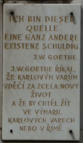 Foto Karlovy Vary: Linke Inschrift am Goethe-Haus