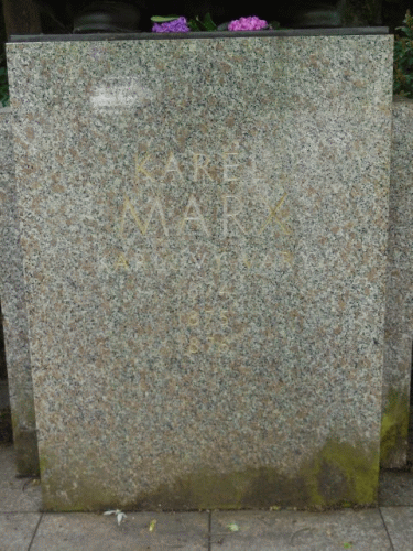 Foto Karlovy Vary: Inschrift Karl Marx
