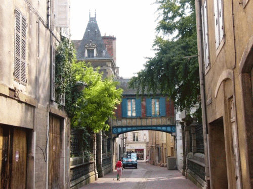 Foto Chalon-sur-Sane: bergang ber die Rue de l'Oratoire