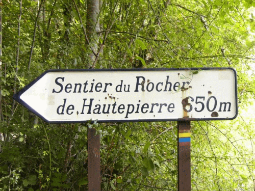 Foto Mouthier-Haute-Pierre: Inschrift Victor-Hugo-Denkmal