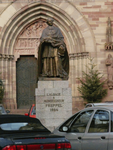 Foto Obernai: Freppel-Statue