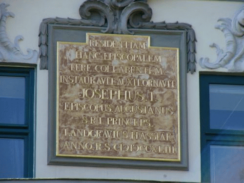 Foto Augsburg: Inschrift 1 am Bischofspalast