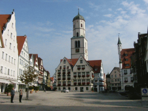 Foto: Biberach Zentraler Platz und Kirche