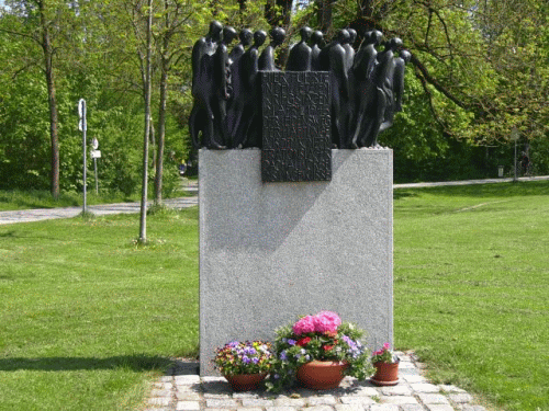 Foto Munique: memorial perto do castelo Blutenburg em Obermenzing