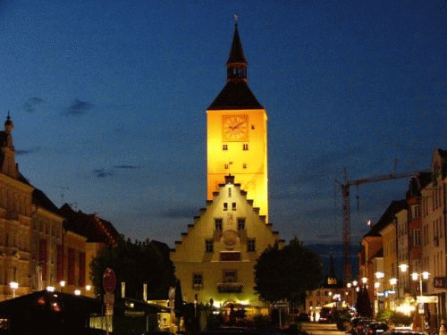 Foto Deggendorf: Rathaus am Abend