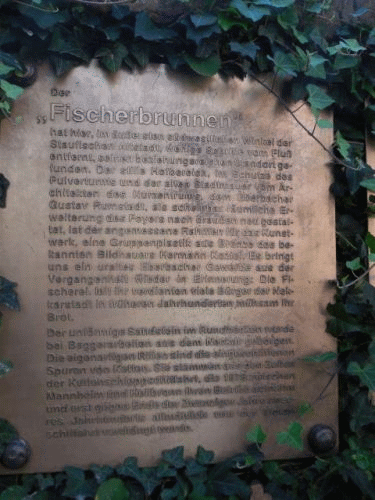 Foto Eberbach: Inschrift 1 Fischerbrunnen