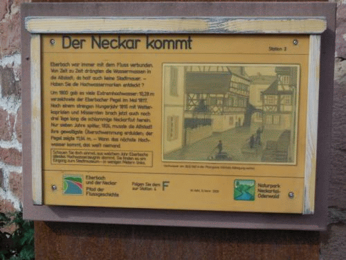 Foto Eberbach: Hochwasserdenkmal