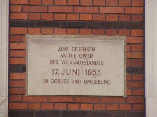 Photo Place de la Libration,  Grlitz : inscription de droite