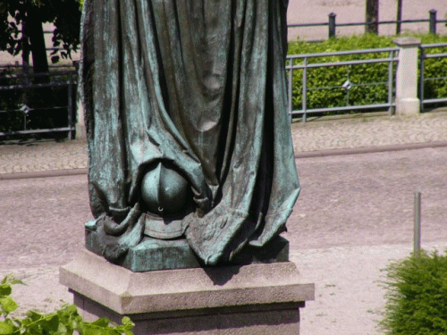 Photo Gotha statue Ernest le Pieux : vue de dos