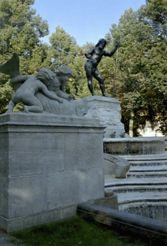 Foto Mnchen Vater-Rhein-Brunnen: linke Statue