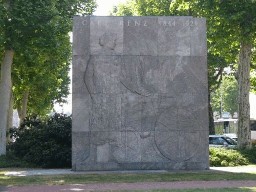 Foto Mannheim: Carl-Benz-Denkmal