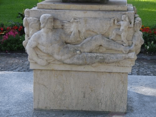 Foto Moosburg Franzosenbrunnen: Rhone