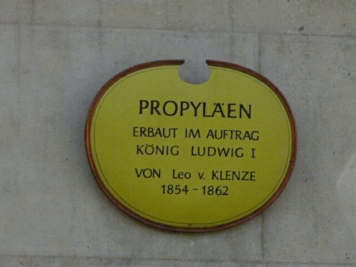 Foto Mnchen Koenigsplatz Propylen: Geschichtstafel