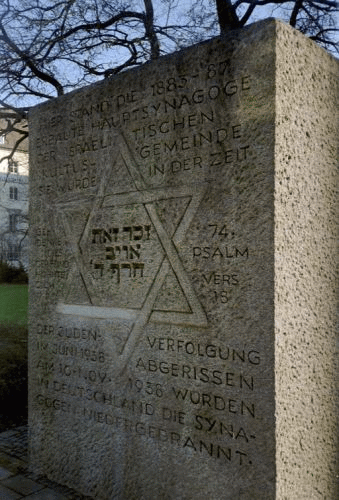 Foto Munique: Sinagoga principal destruida