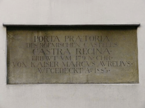 Foto Regensburg: Inschrift am Turm der Porta Praetoria