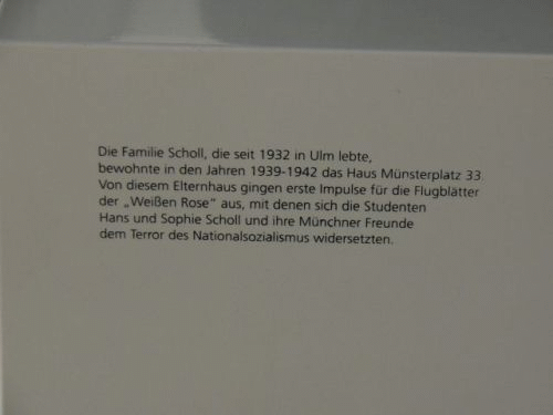 Photo cityhall Ulm: inscription for the Scholl family and the White Rose