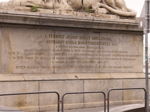Foto Budapest: Inschrift zum Eigentumsbergang