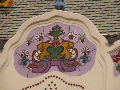 Foto Kecskemt: Cifra palota: Ornamente an der Dachtraufe
