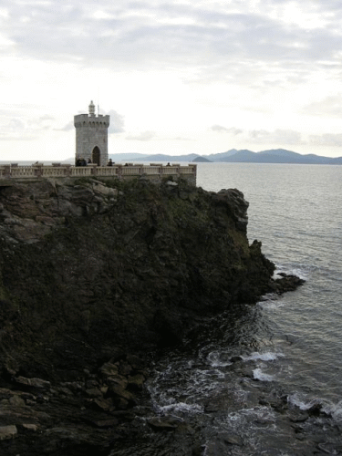 Foto Piombino: Leuchtturm und Insel Elba