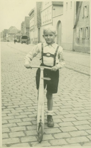 Foto Edingen: Hauptstrae in der Ortsmitte in den 50er Jahren