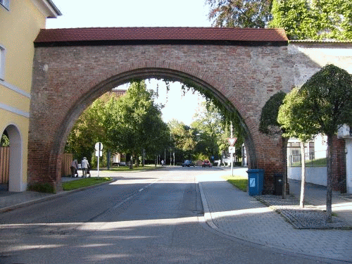 Foto Ingolstadt: Stadttor am nrdlichen Ende der Proviantstrae